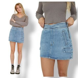 PacSun Crossover Waist Cargo Skate Denim Mini Skirt in Light Blue Size 24